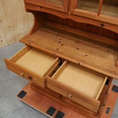 ≪zyt2647ジ≫ ヴィンテージ家具 カントリー調 キッチンボード パイン材 食器棚/アンティーク調/Tica?/フランスベッド?/中古家具/リユースストレージ仙台 071211-06の画像