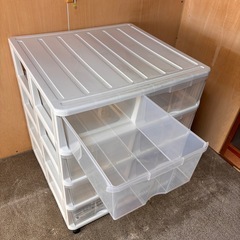 押入れ収納ケースの画像