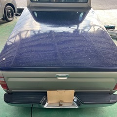 ハイラックス  エクストラキャブ　トノカバーの画像