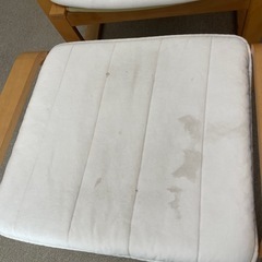 IKEA ポエング ピローとオットマン付きの画像