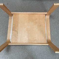 IKEA ポエング ピローとオットマン付きの画像