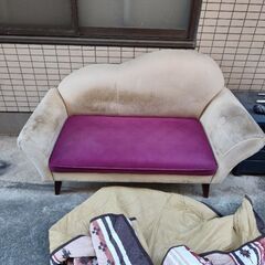 オーダーメイドのソファーになります。ベルモット生地ですの画像