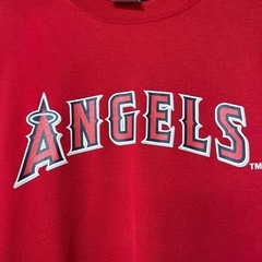 トレーナー赤の画像