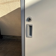 スチール製イナバ物置 ストッカー鍵付きの画像