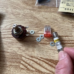 オルゴール基盤、LED、豆電球などの画像