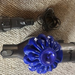 お譲りする方決まりました。(難あり)ダイソンV6掃除機 部品取りなどにとうぞの画像