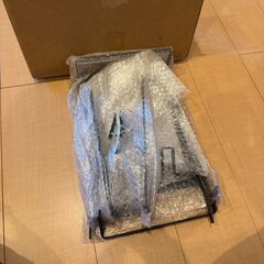 掃除機スタンド スティッククリーナースタンド 付属品収納付き｜自立充電対応・5段階調節｜ブラックの画像