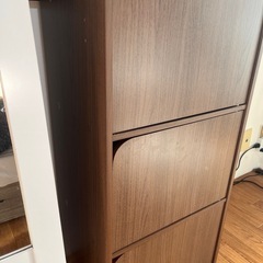木製収納棚（キャビネット）の画像