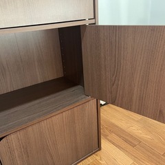 木製収納棚（キャビネット）の画像