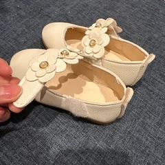 結婚式向けの子供靴  の画像