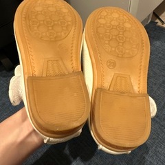 結婚式向けの子供靴  の画像