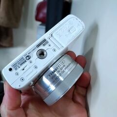 優良品 Nikon 1 J3 ＋ NIKKOR 10-30mm 1:3.5-5.6 VR ＊バッテリーなしの画像