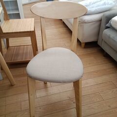 ★リユースのサカイつくば店★TK7742  ダイニングテーブルセット椅子2脚付き ナチュラル H74×D80×W80 クリーニング済みの画像