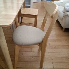 ★リユースのサカイつくば店★TK7742  ダイニングテーブルセット椅子2脚付き ナチュラル H74×D80×W80 クリーニング済みの画像