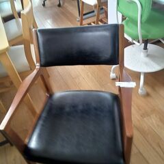 ★リユースのサカイつくば店★TK7744 カリモク60+ ダイニングチェア ブラック/ブラウン H80×D50×W47 クリーニング済みの画像