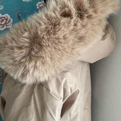 ✴︎ボリュームファー付き✴︎ドロスト ダウンジャケット✴︎ベージュの画像