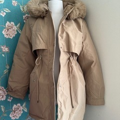 ✴︎ボリュームファー付き✴︎ドロスト ダウンジャケット✴︎ベージュの画像