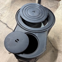 耐熱窓付時計型薪ストーブの画像