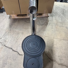 耐熱窓付時計型薪ストーブの画像