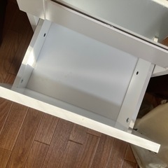 全身鏡付き収納棚（キャビネット）の画像