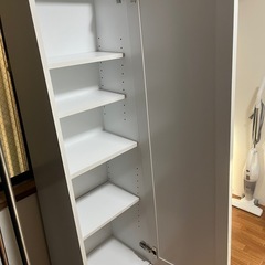 全身鏡付き収納棚（キャビネット）の画像