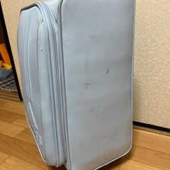無料　adidas スーツケースの画像