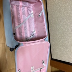 無料　adidas スーツケースの画像