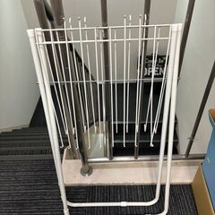 室内物干し スタンド型  折りたたみタオルハンガー 白 KJ_010の画像