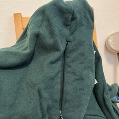 adidasパーカーの画像