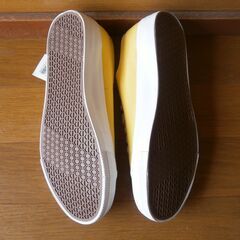 BiURA  レディーススニーカー コーンイエロー  23.5cm  新品未使用タグ付き 小難あり品の画像