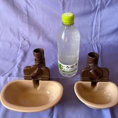 ケージの餌入れの画像