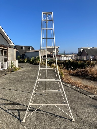 【福岡県筑後市にて引取り限定】オールアルミ三脚脚立　10段