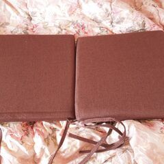 新品座布団2枚紐付きの画像