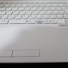 綺麗　富士通　高年式高性能Ryzen3搭載 高速SSD240G　メモリ8G　薄型スリム　テンキー　フルHD大画面15.6インチ　薄型軽量モデル　カメラ内蔵　HDMI出力　USB3.0 Wifi対応の画像