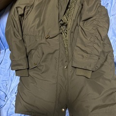 上着　丈長め　ジャンバー　ファー付き　の画像