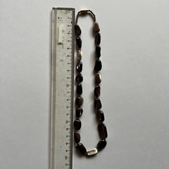 黒と透明ビーズのネックレスの画像