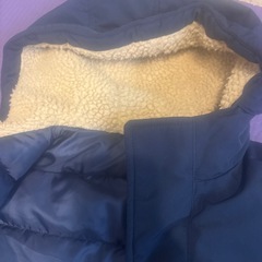 ユニクロ　　ネイビー フード付き 中綿コート 120 ダウンコートの画像