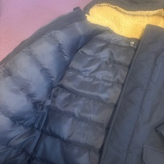 ユニクロ　　ネイビー フード付き 中綿コート 120 ダウンコートの画像