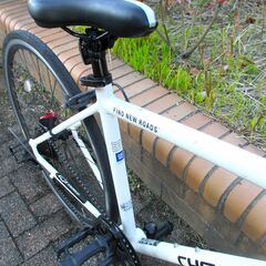 中古自転車 CHEVROLET クロスバイク 自転車 実用 6段変速 フレームサイズ450㎜ ホワイト 通勤 通学 近所のお出掛けなどにの画像