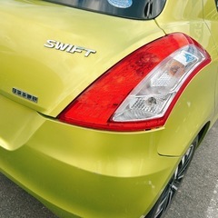 スタッドレス付！可愛いフォルムと色！今すぐ乗れるSwiftの画像