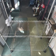 【リサイクルサービス八光】幅90㎝　キャスター付き　4段メタルラックの画像