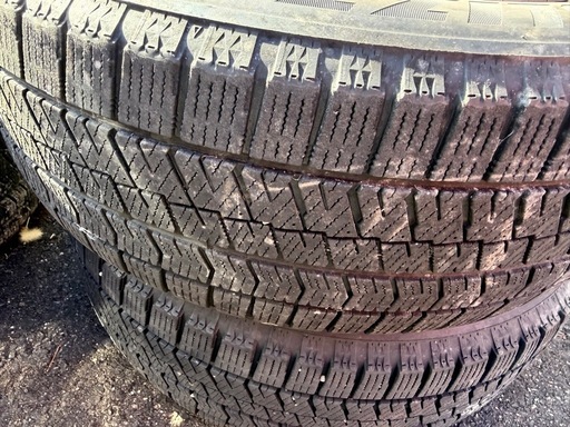 スタッドレスタイヤ　BLIZZAK VRX2 205 60R/16 4本セット