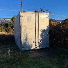 コンテナ　ガレージ　トラックの画像