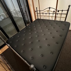 至急‼️クイーンマットレス  ブラック　ポケットコイルマットレス ピロートップ 高級ホテル仕様の画像