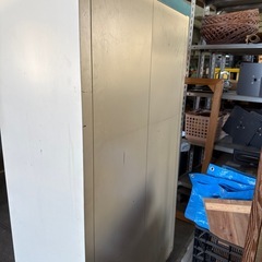 【商談中
】鍵付き ツートンカラー 物置の画像