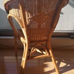 ニトリ　ラタンチェア２脚　藤の椅子の画像