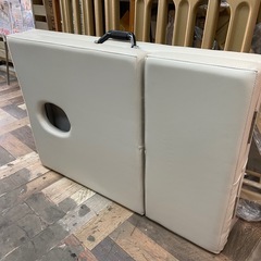 折りたたみエステベッド　施術ベッド　折りたたみ式の画像