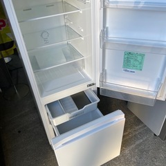 R-55 　2ドア冷蔵庫　美品　ハイセンスの画像