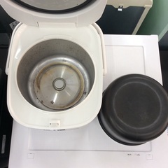 【極厚火釜】炊飯器 KS-RC21M10-W　アイリスオーヤマ　2023年製 ジャー炊飯器 5.5合の画像