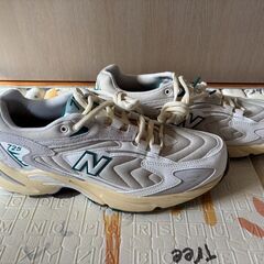 New Balance 725 新品未使用品　27.5cmの画像